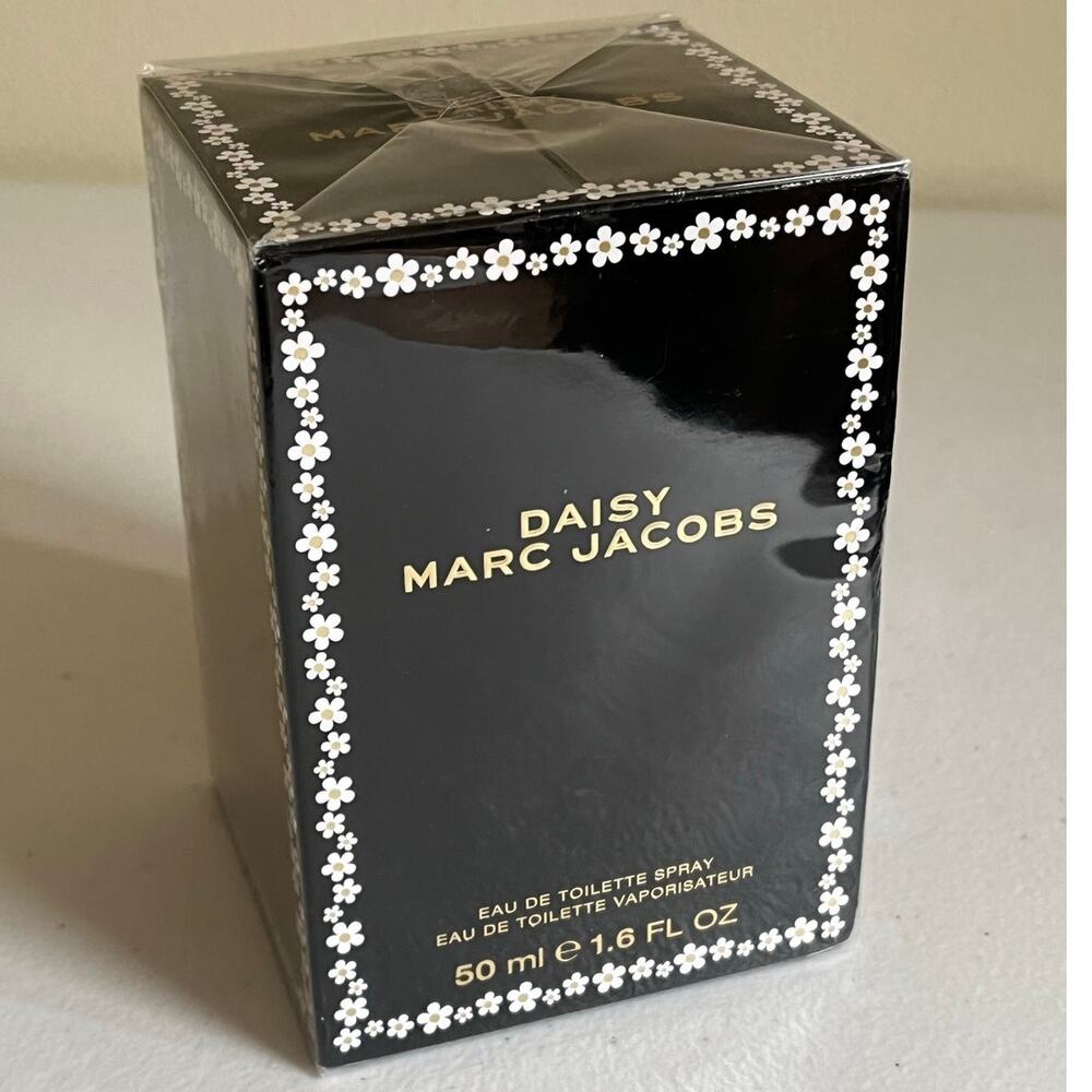 NIB Marc Jacobs Daisy Eau de Toilette Spray 1.6 oz New Sealed Fragrance $108 - Picture 8 of 9